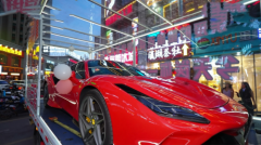 《阿克苏街头"礼盒法拉利"引狂潮 云溪墅院借势破圈》